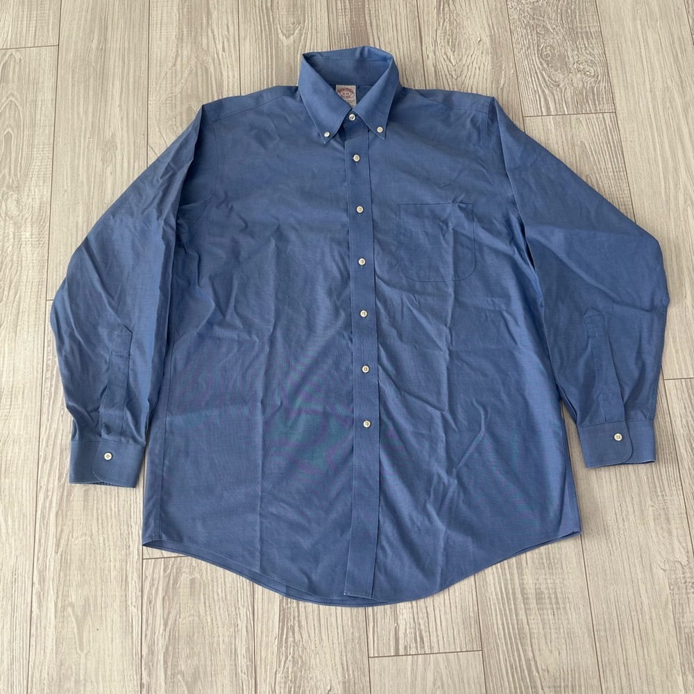 Brooks Brothers men’s Dark blue Button-Down Dress Shirt, size 16-34. Flaw
